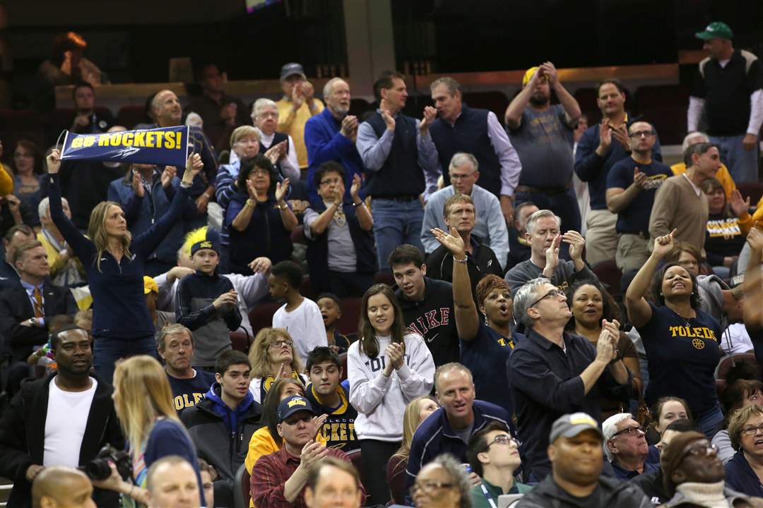 Toledo-fans-3-9