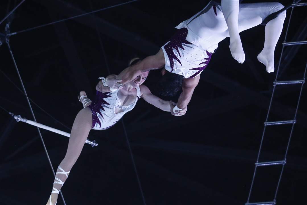 Trapeze-artists-3-16