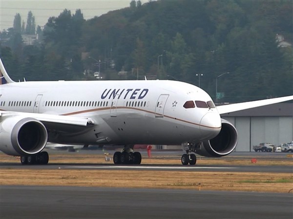 united-changes-policy-crew-can-t-displace-seated-passengers-the-blade