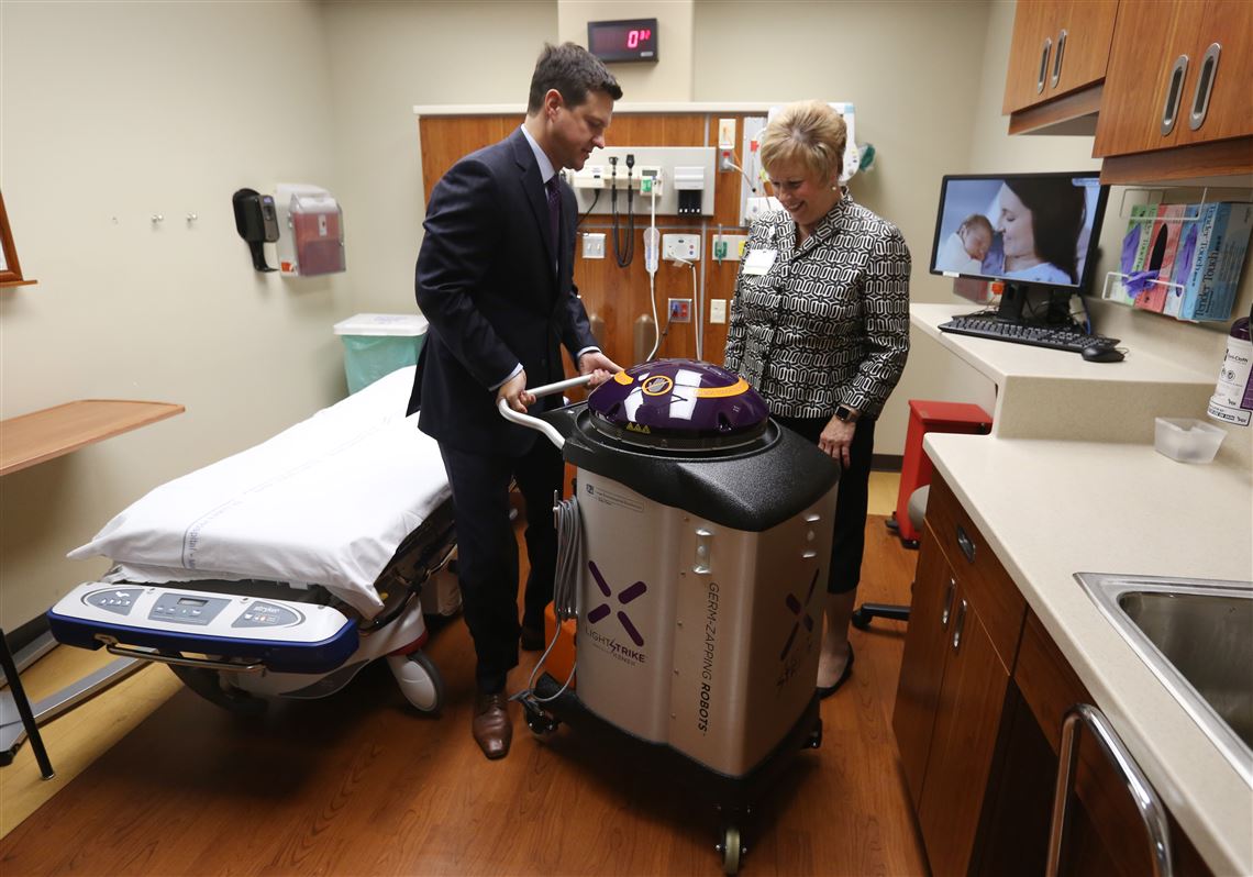 St Luke S Hospital Unveils New Germ Killing Robot Toledo