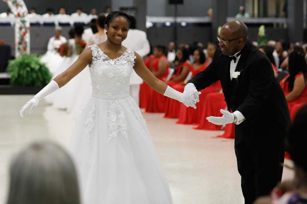 SOC-cotillion27p-16-Christina-DuPree-is-presented-by-Christopher-DuPree