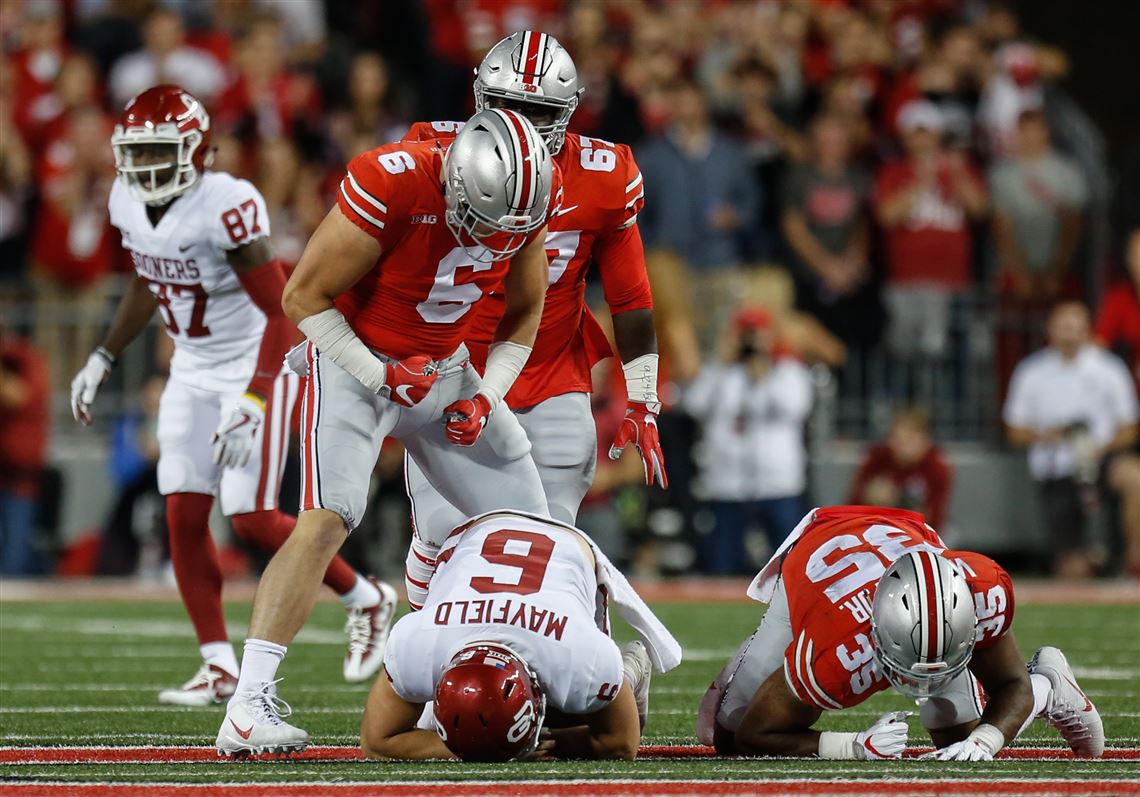 Defensive lineman Sam Hubbard runs a drill during Ohio State's NFL