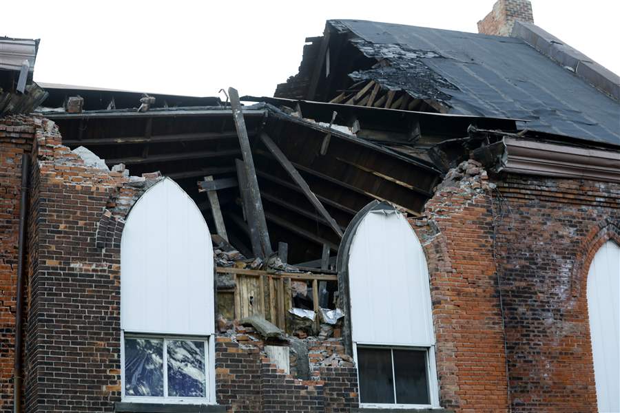 Abandoned church partially collapses in East Toledo - The Blade