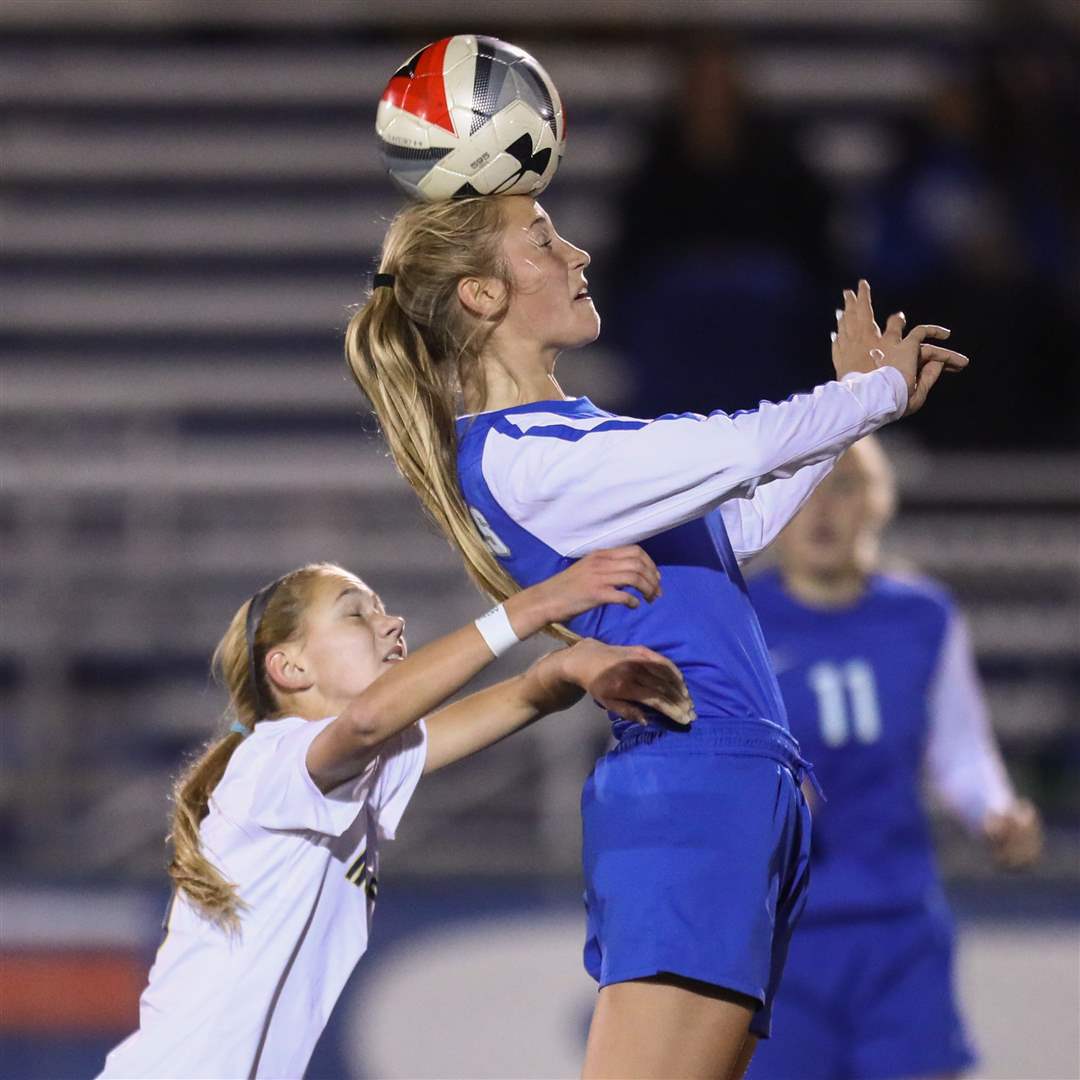 SPT-GirlsSoccer27p-2