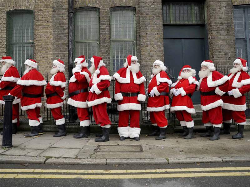 APTOPIX-Britain-Santa-School