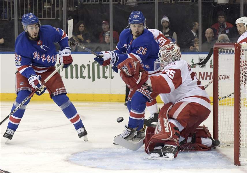 Red-Wings-Rangers-Hockey-25