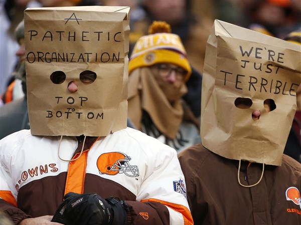 Cleveland Browns fans celebrate perfect 0-16 season with mock victory  parade 