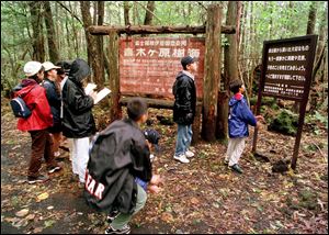 American blogger Logan Paul is apologizing after getting slammed for a video he shared on YouTube that appeared to show a dead body in the Aokigahara Forest in Japan, which is famous as a suicide spot. 