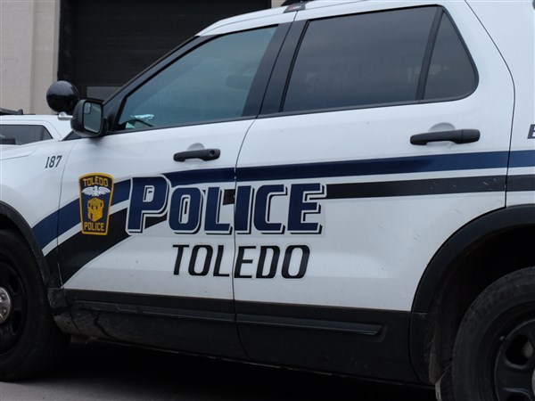 Toledo Fire challenges Toledo police on Twitter for police cat | The Blade