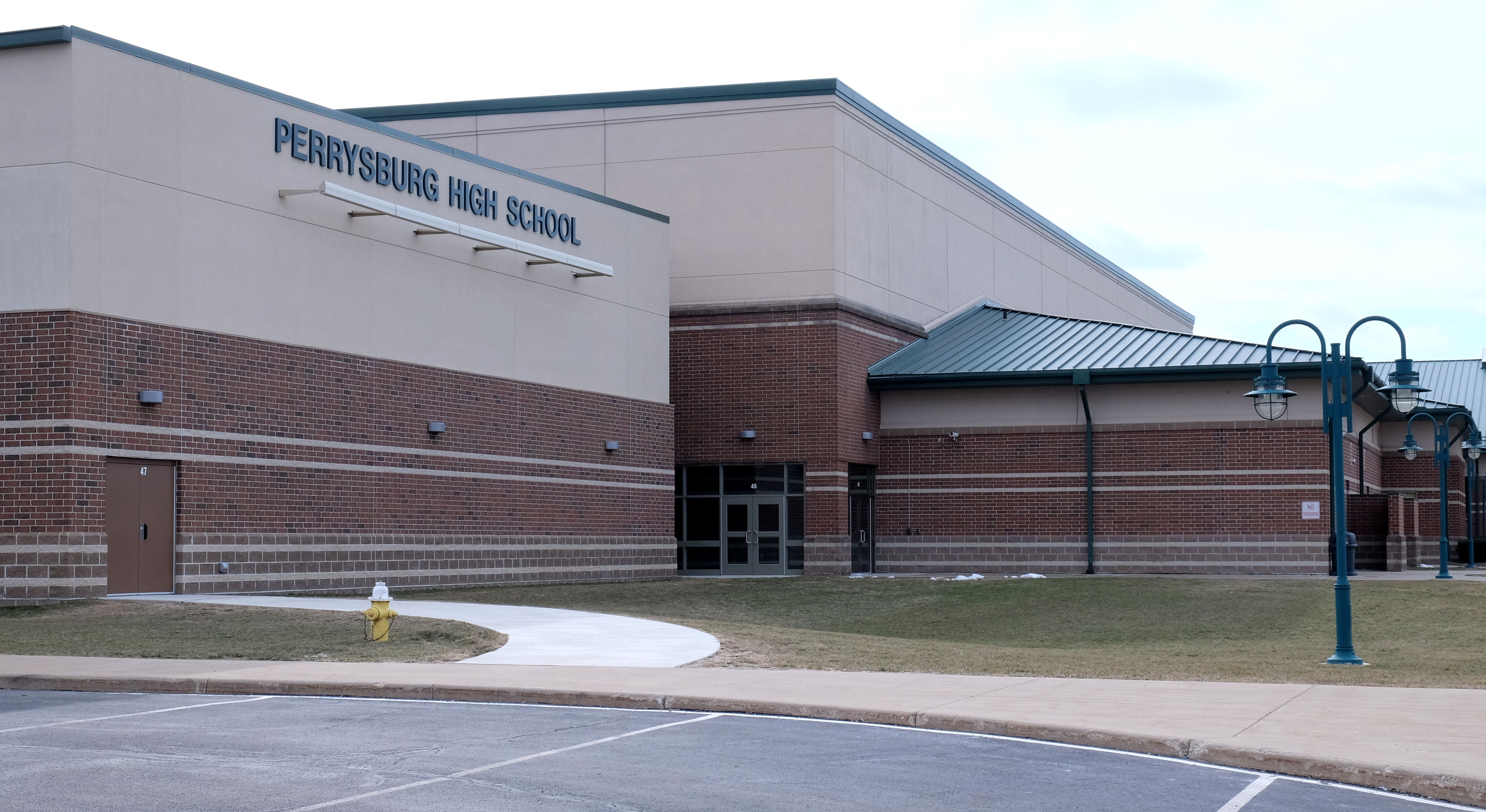 Perrysburg teacher resigns following investigation into contact with ...