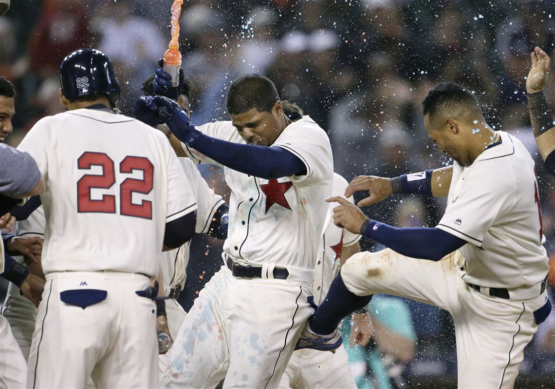 Cleveland Indians honor Victor Martinez as he heads into