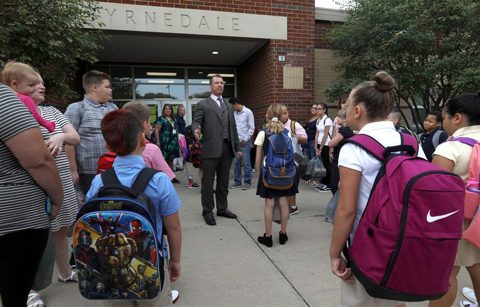 Toledo, suburban districts start school - The Blade