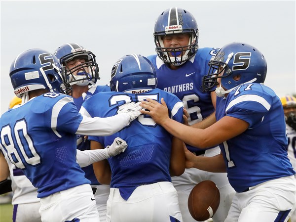 Football - University of Dubuque