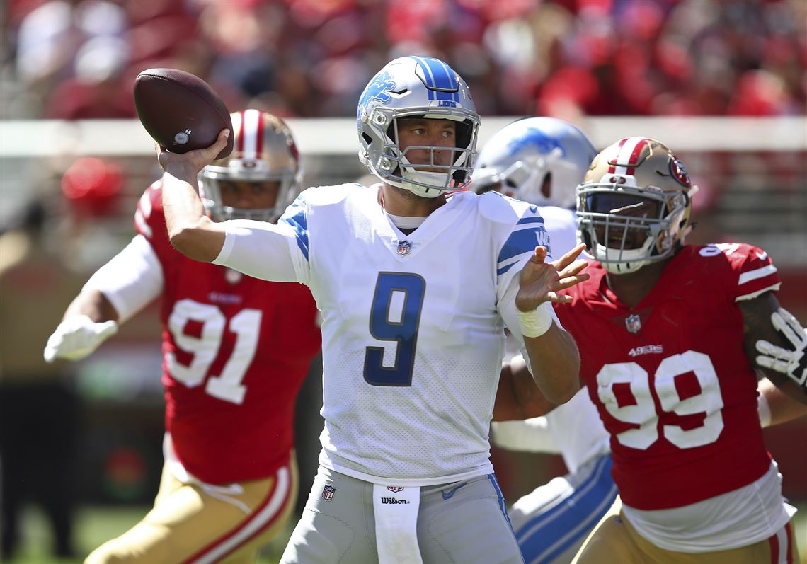 Lions QB Matthew Stafford evasive about right thumb injury; 9