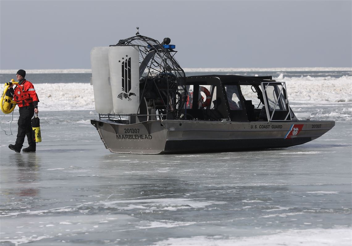 200 fishermen rescued from chunk of ice on Minnesota lake