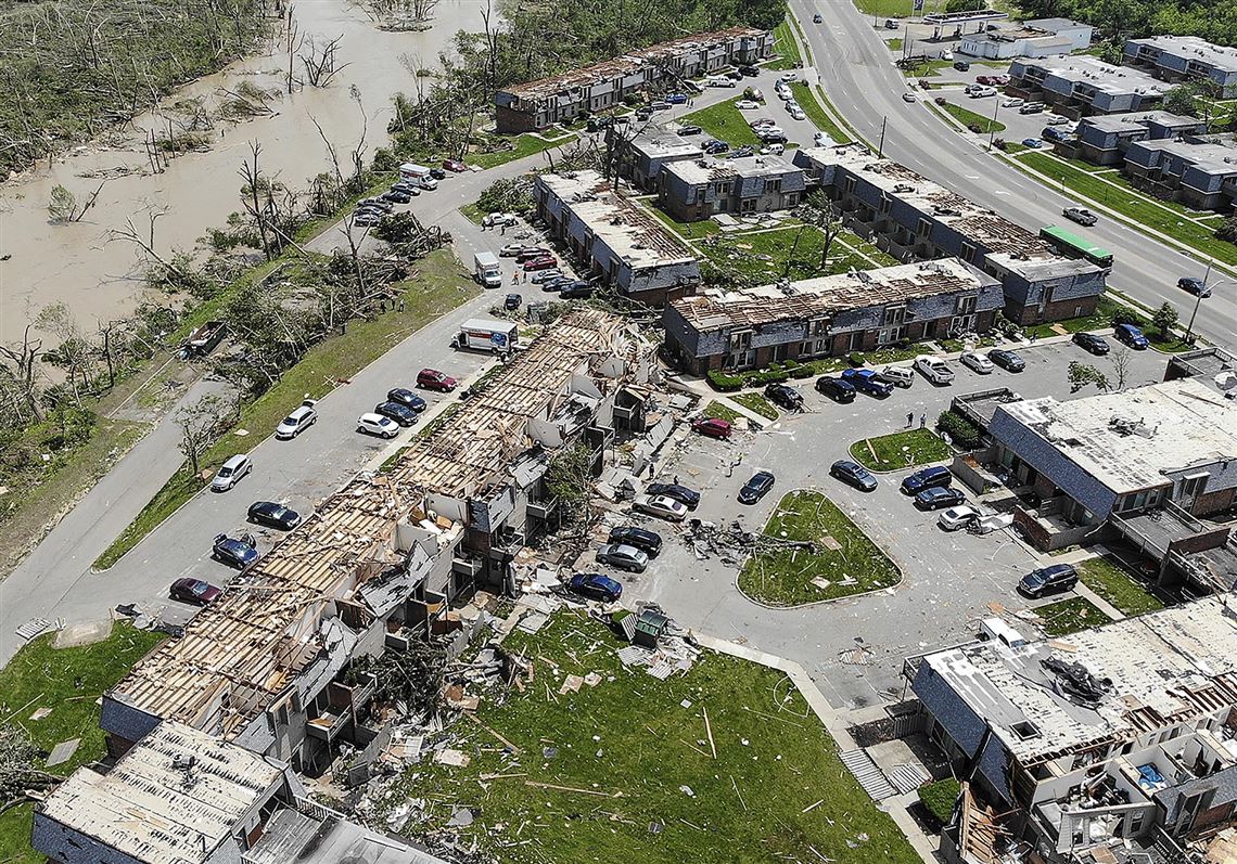 Towns Look Like A War Zone Tornadoes Rip Through Ohio Toledo