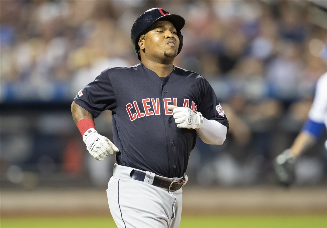 Indians Jose Ramirez leaves game with right wrist injury