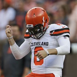 New look, new leadership style for Browns QB Mayfield