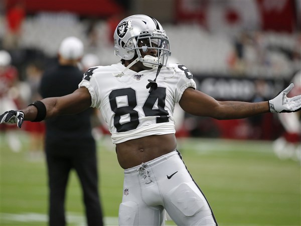 Antonio Brown asks Raiders to cut him on Instagram