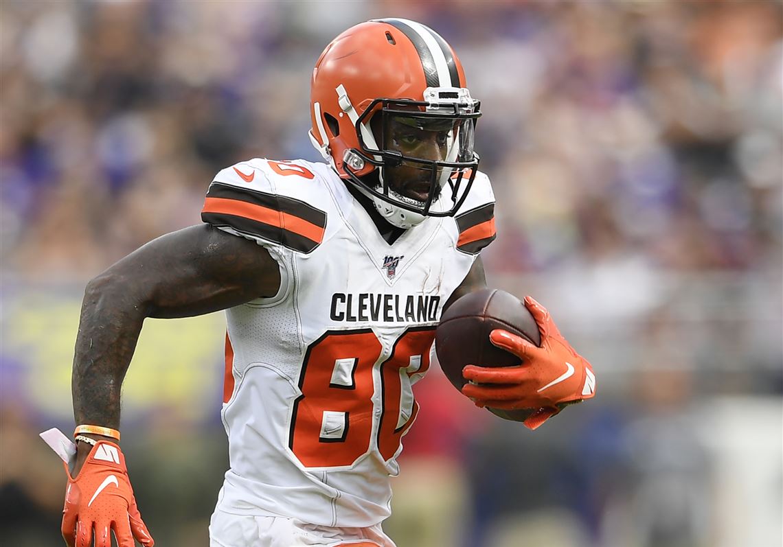 Landry back from concussion, Browns' receivers finally whole