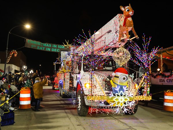 Families turn out for fun at Ida Christmas festival, parade | The Blade