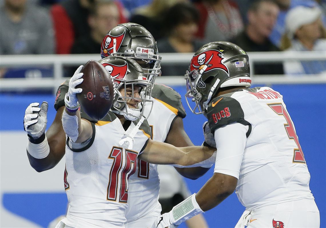 Winston leads Buccaneers over Lions