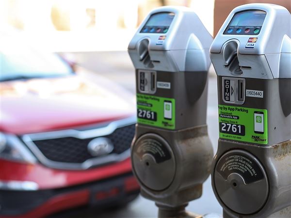 Bill would mandate cash, credit options for digital parking meters