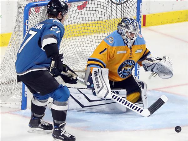 Walleye extend qualifying offers to eight players