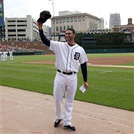 Former Toronto Blue Jays pitcher Dave Stieb throws out the ceremonial first  pitch prior to baseball game action between the Blue Jays and the Detroit  Tigers in Toronto Sunday, Aug. 29, 2010.