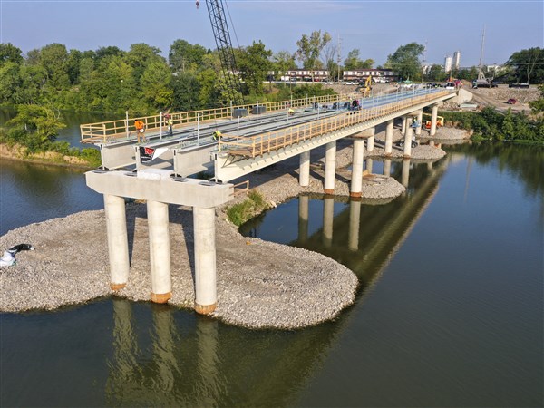 New Napoleon bridge approaches its halfway point | The Blade