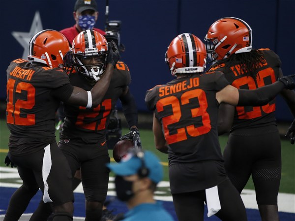 Browns hold off late rally in 49-38 win over Cowboys