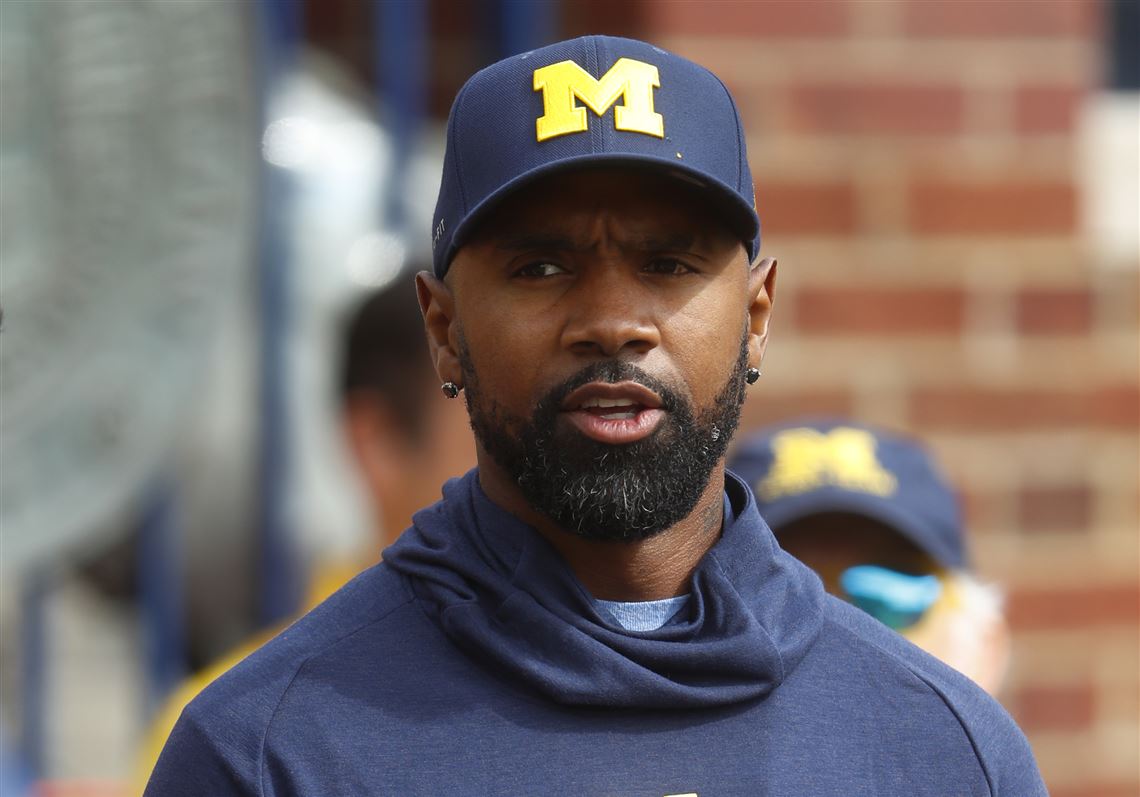 Michigan athletic director open to retiring Charles Woodson's No. 2