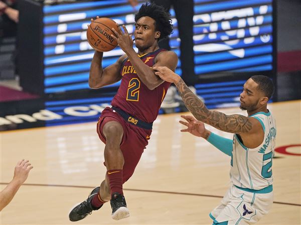Sexton leads Cavs to win in opener