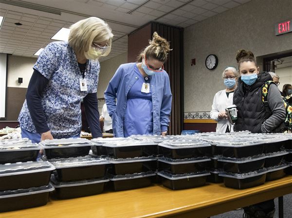 Toledo area shows up to support health-care workers