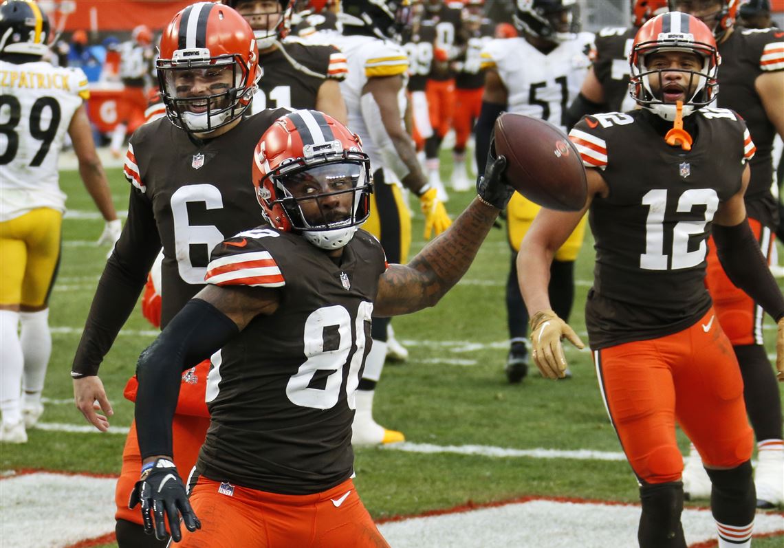 Browns end playoff drought, survive late Steelers rally