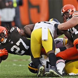 Browns end long playoff drought, survive late Steelers rally