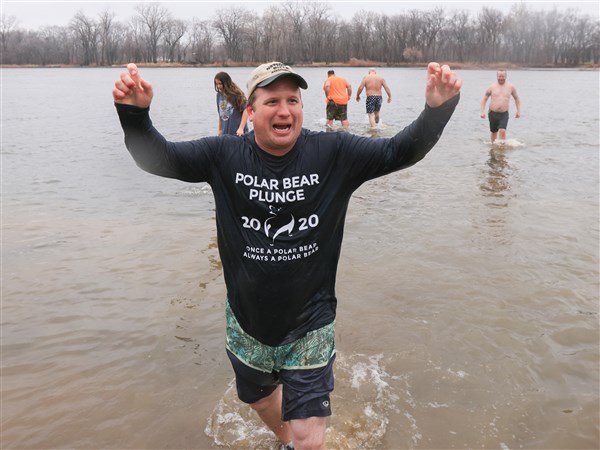 Polar Bear Plunge starts 2020 with cold dip into Percy Priest Lake
