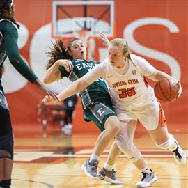 Lockett steps up at crunch time to lift Toledo women over Western Michigan