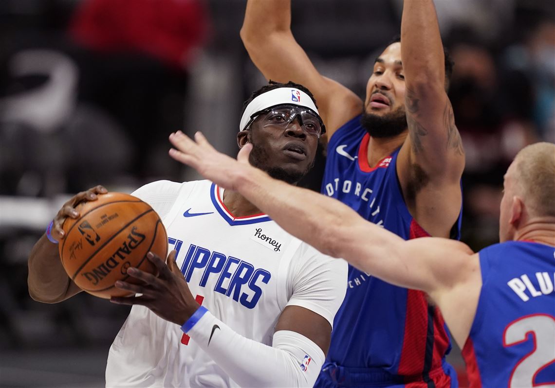 Los Angeles Clippers guard Reggie Jackson (1) shoots against San