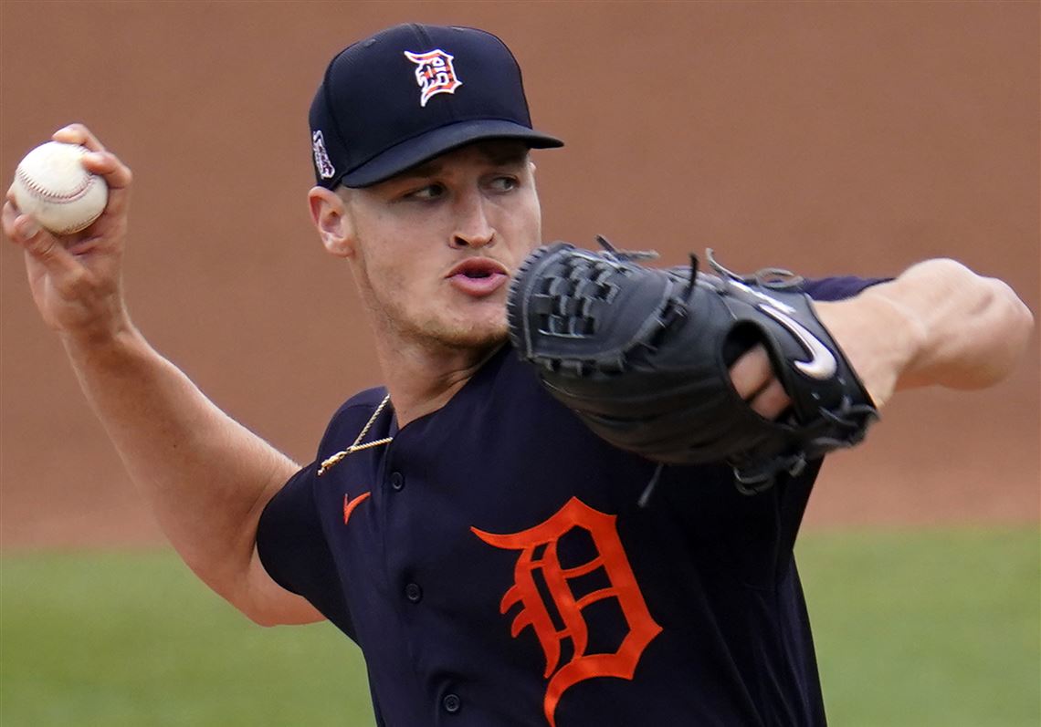 Detroit pitcher Matt Manning breaks foot