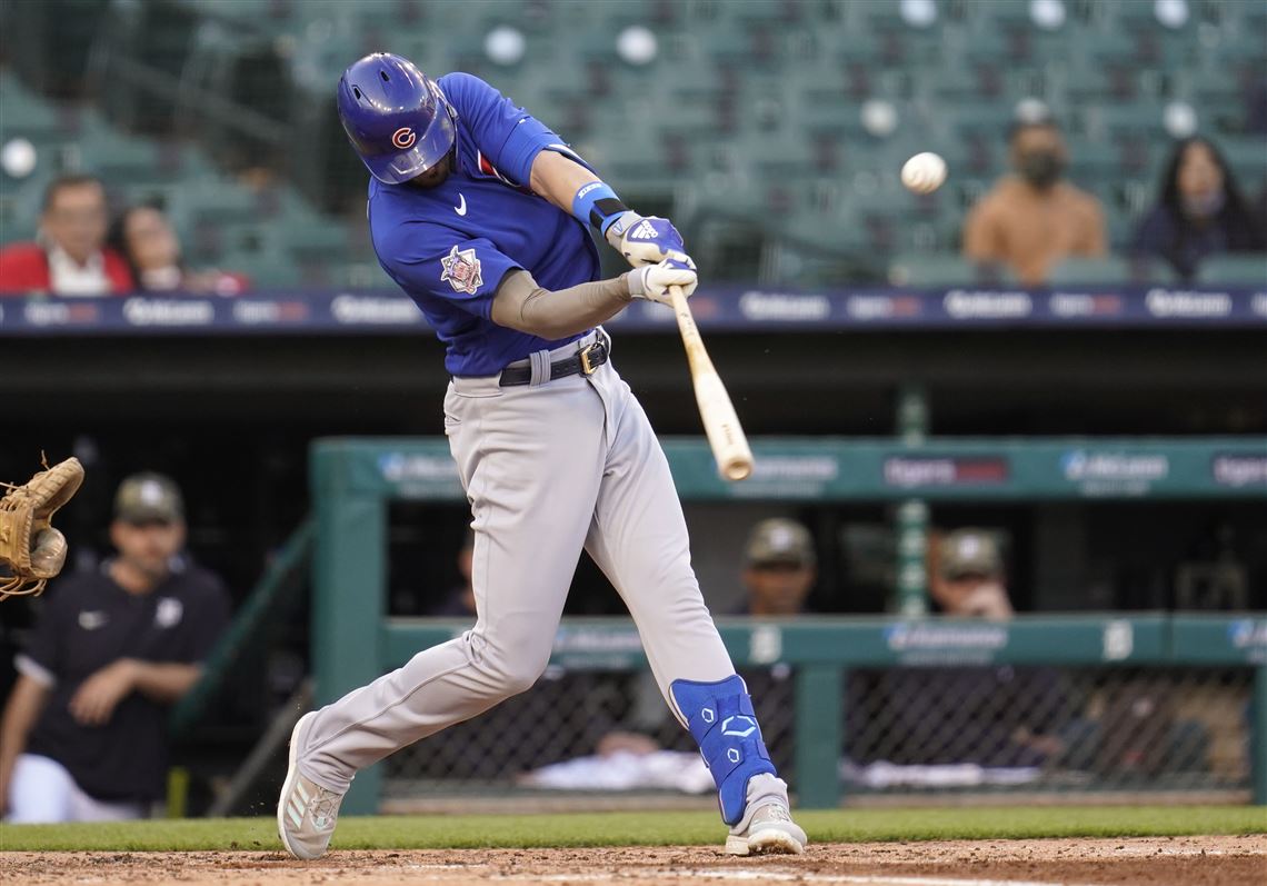 Cubs' Kris Bryant first in MLB history to hit 3 home runs, 2