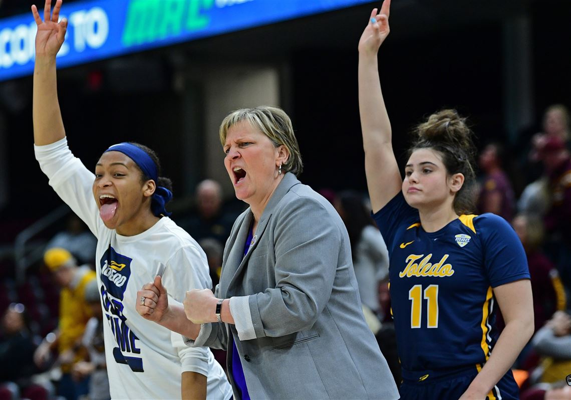 Panel approves flopping rule in women's basketball 