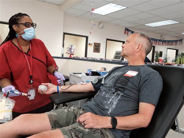 Red Cross blood donors have the chance to win a trip to the Super Bowl, La  Crosse