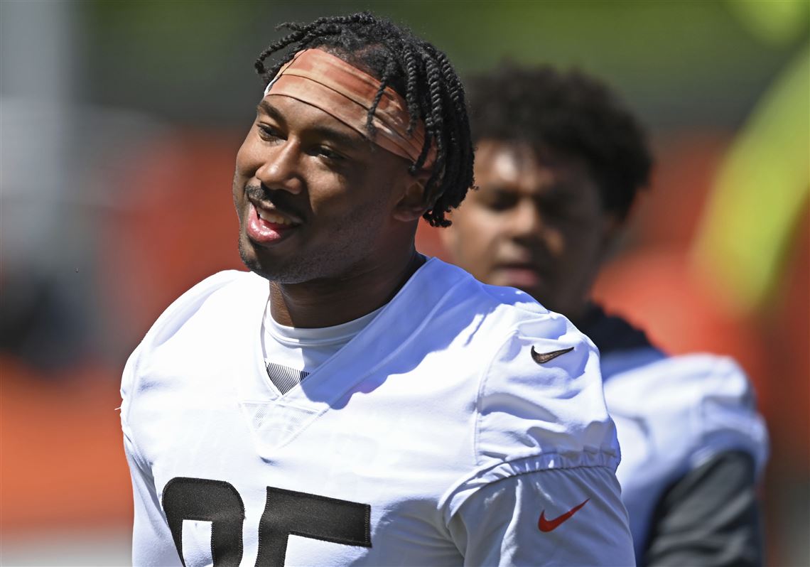 Cleveland Browns' Myles Garrett day to day, Anthony Walker Jr. back