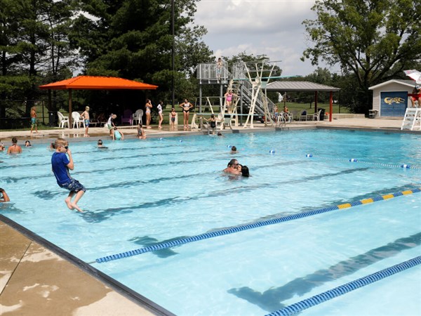 bowling green swimming pool