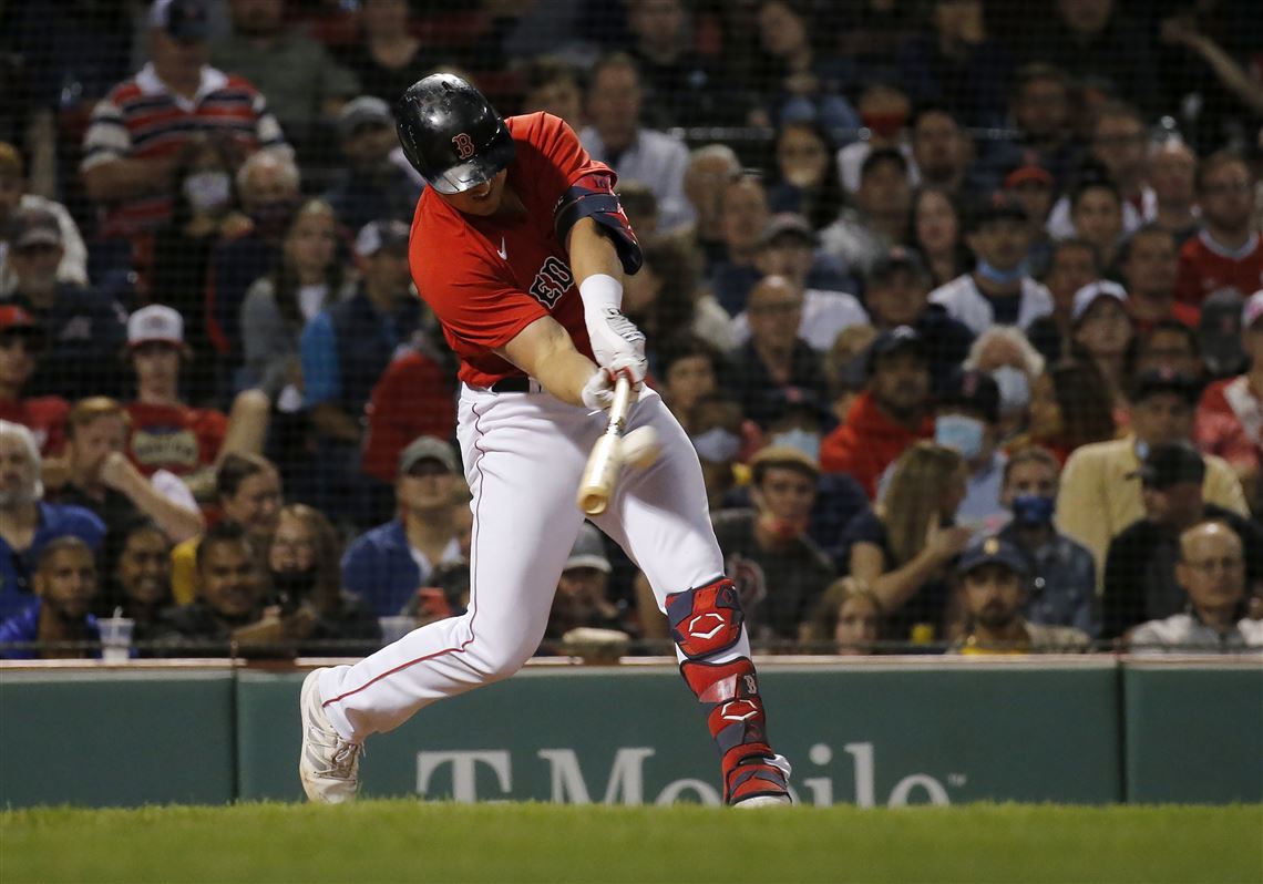 Kyle Schwarber leads Boston Red Sox to late win over Cleveland