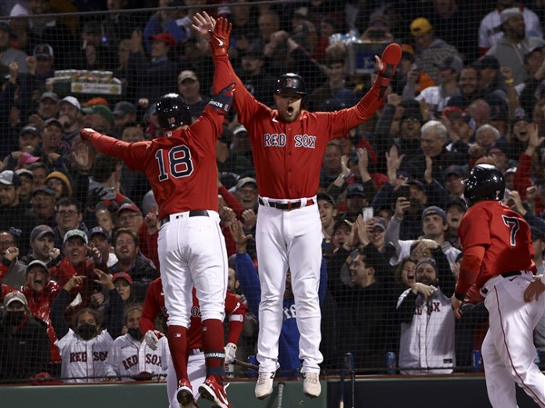 Kyle Schwarber leads Boston Red Sox to late win over Cleveland