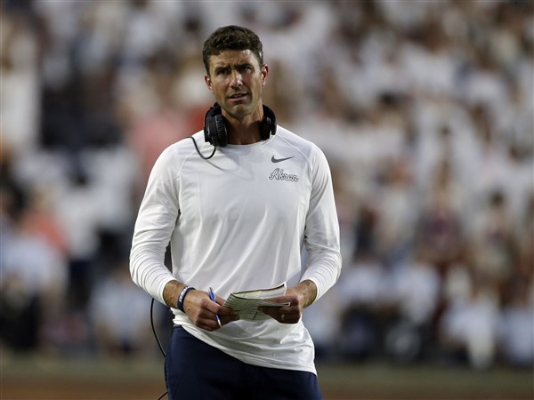 Akron Fires Football Coach Tom Arth After 3 24 Record The Blade