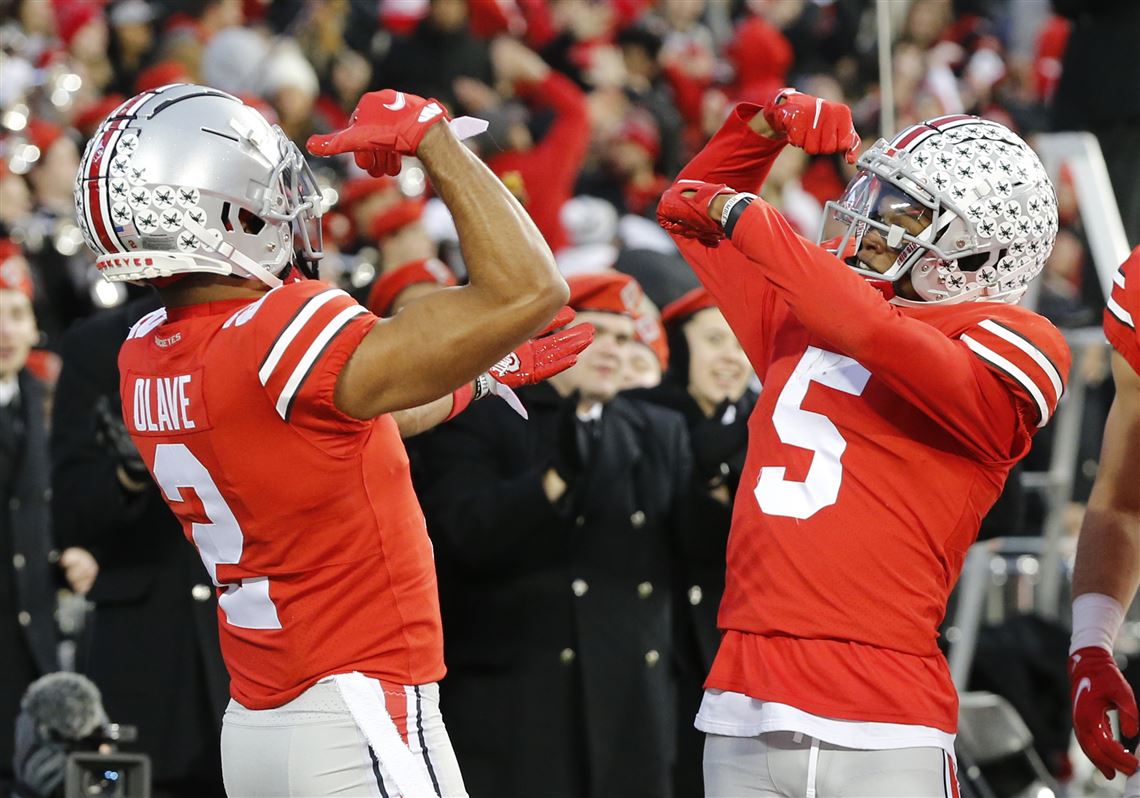 C.J. Stroud throws the first touchdown of his NFL career at home