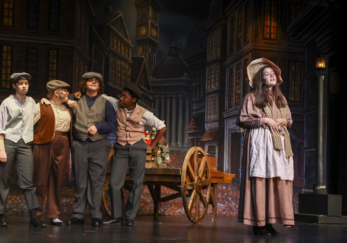 Review: Whose 'Fair Lady'? This Time, Eliza's in Charge - The New York Times